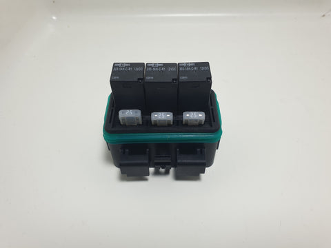 Little fuse 18way fuse/relay box with bracket